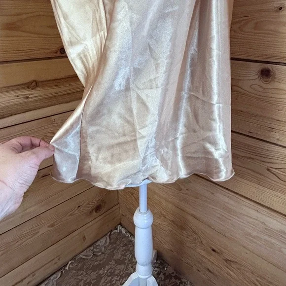 Champagne Satin Halter Top Sz Small Y2K Minimalist Glamour Luxe Nicole Miller NY - Picture 6 of 8